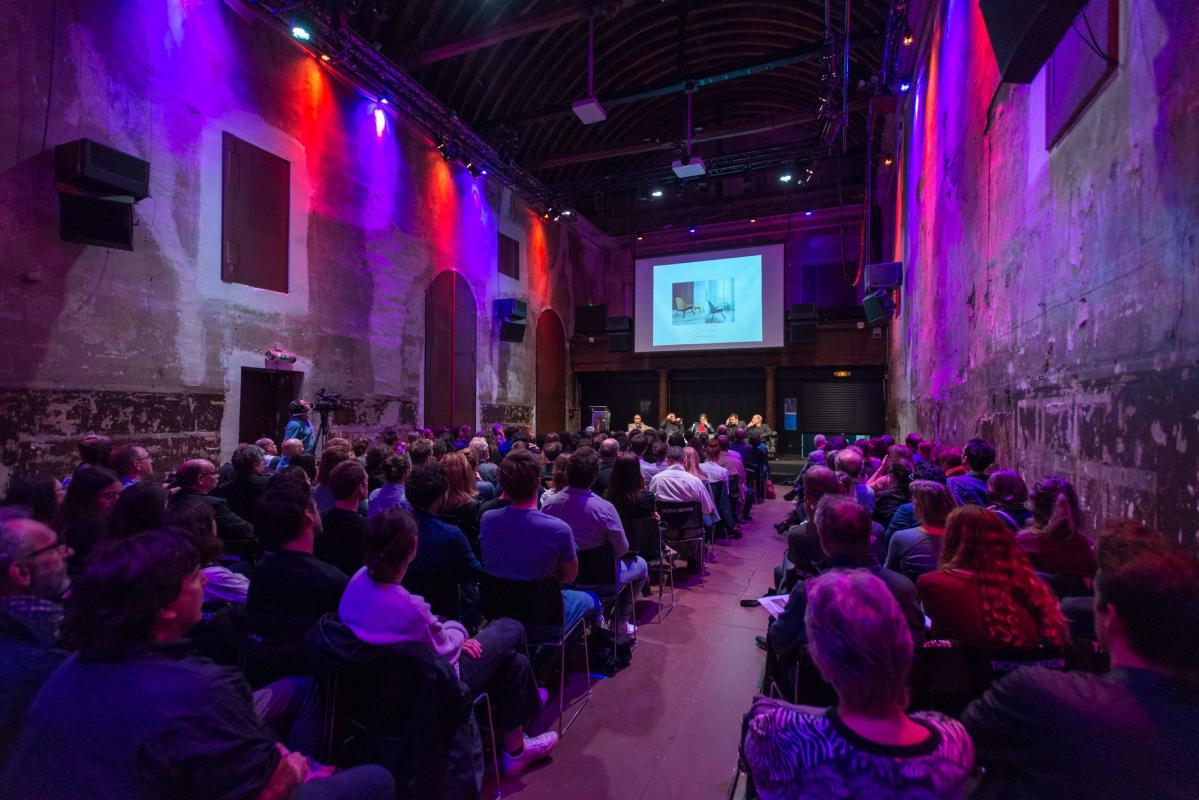 Conférence "Du brutalisme à la décoration : béton, le grand écart"